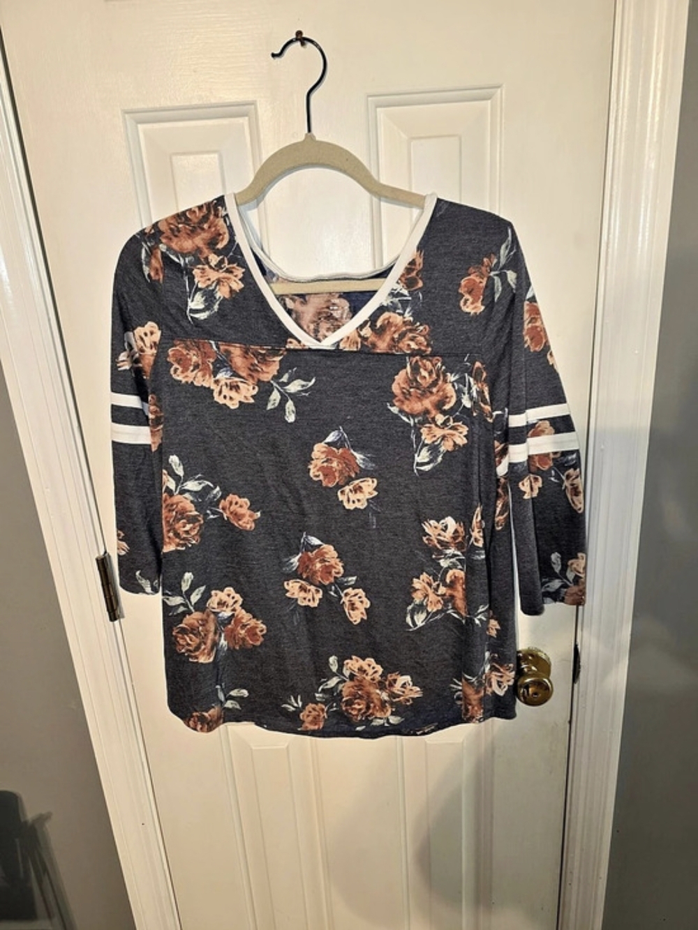 Floral Long Sleeve Top in Gray